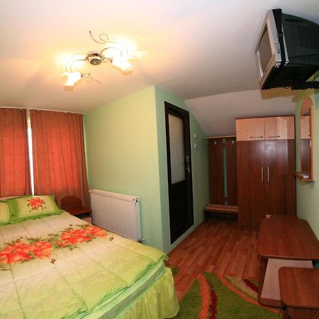 Pensiunea Valea Ursului Къмпулунг Стая снимка